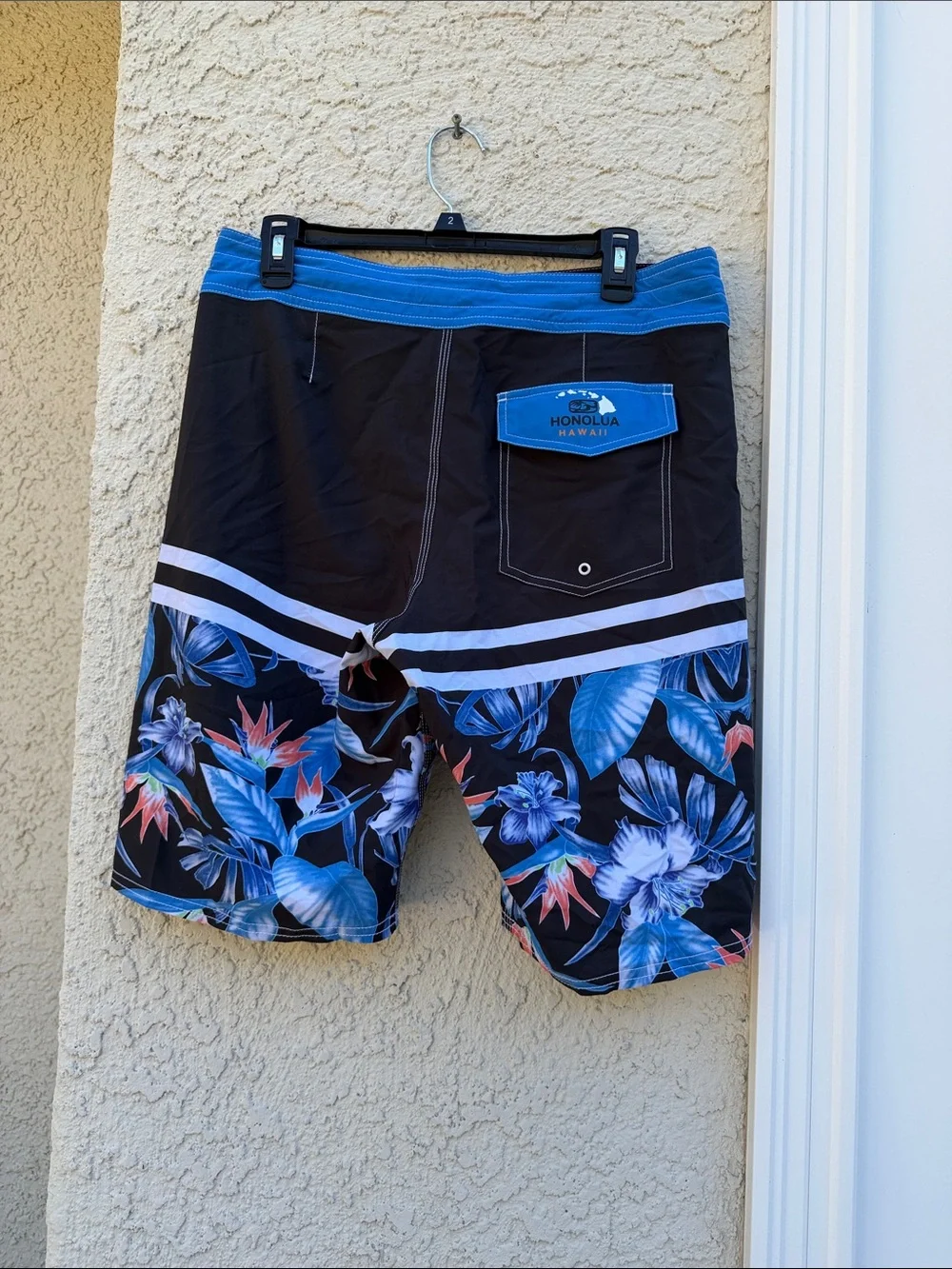 HONOLUA HAWAII Men's Black with Blue Orange Floral Design Boardshorts Size 32